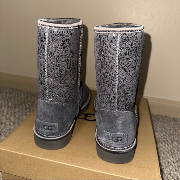 UGG Classic Short Matte Marble - Picture 3 of 4